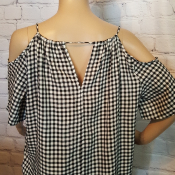 Velvet by Graham & Spencer Gingham cold shoulder - Picture 9 of 15